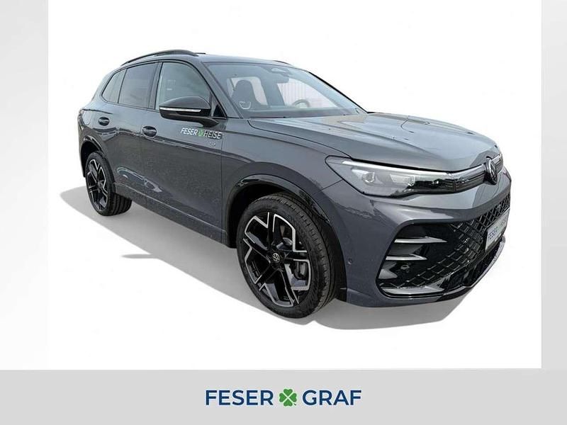 Delfingrau metallic Gebraucht 2025 VW Tiguan R-line SUV | 48.990 € (Fairer Preis) - Bild 1/4