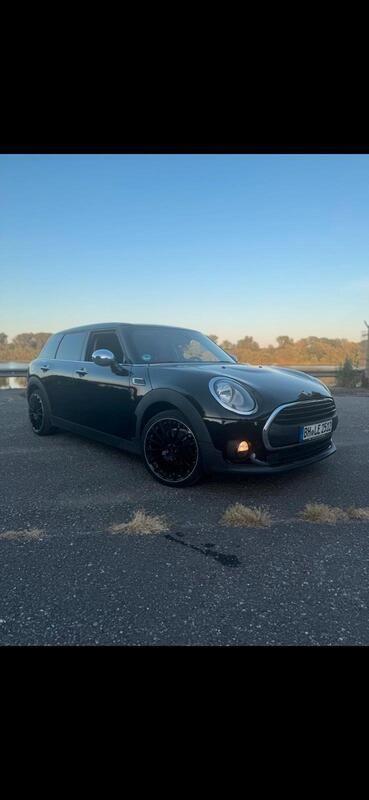 Schwarz Gebraucht 2016 Mini Clubman Kombi | 9.890 € - Bild 1/4