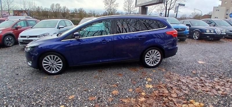 Gebraucht Ford Focus 125 PS (91 kW) 2018 Blau Kombi