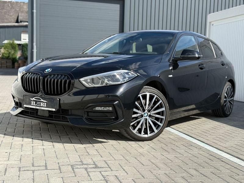 Schwarz Gebraucht 2021 BMW 120 Sport Line Kleinwagen | 22.000 € (Fairer Preis) - Bild 1/4