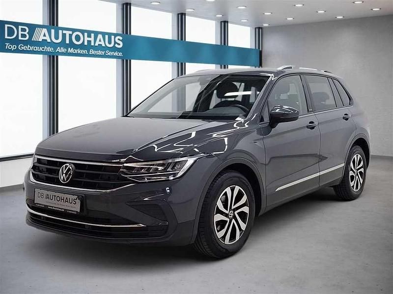 Grau Gebraucht 2022 VW Tiguan Active SUV | 23.960 € (Fairer Preis) - Bild 1/4