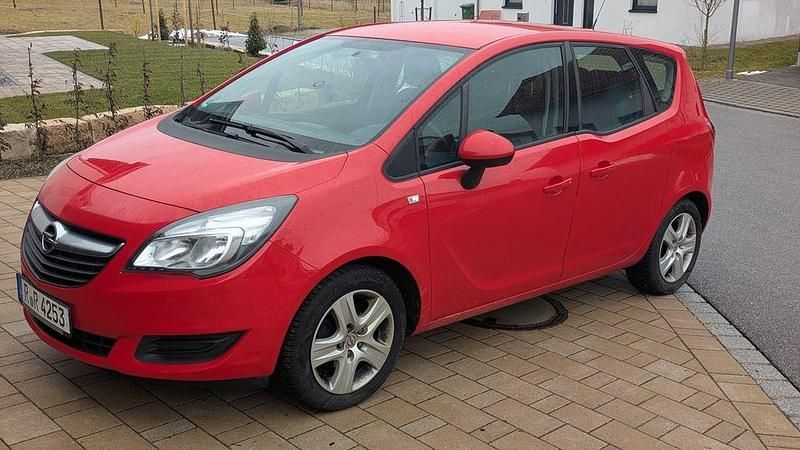 Gebraucht Opel Meriva Edition 120 PS (88 kW) 2015 Rot Van / Kleinbus