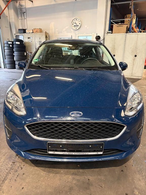 Blau Gebraucht 2018 Ford Fiesta Trend Kleinwagen | 6.999 € (Fairer Preis) - Bild 1/4