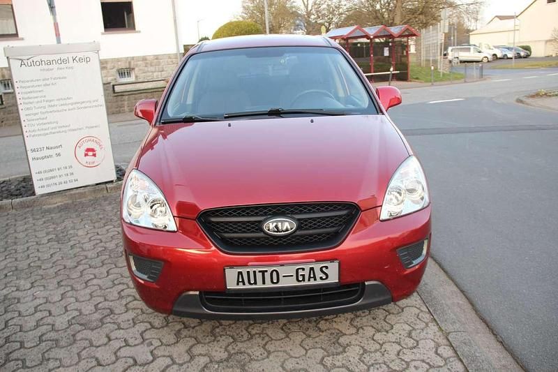 Gebraucht Kia Carens Basis 144 PS (105 kW) 2009 Ätnarot met. Van / Kleinbus