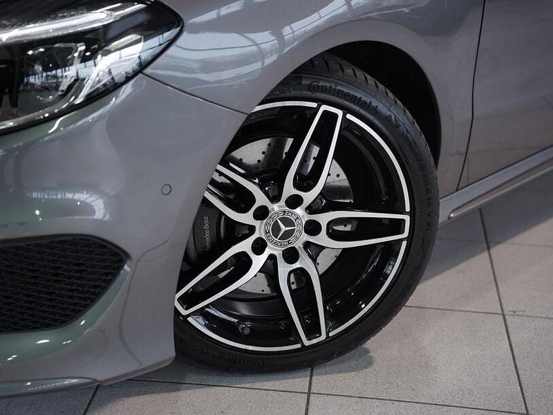 Gebraucht Mercedes B220 AMG line 184 PS (135 kW) 2018 Grau Van / Kleinbus