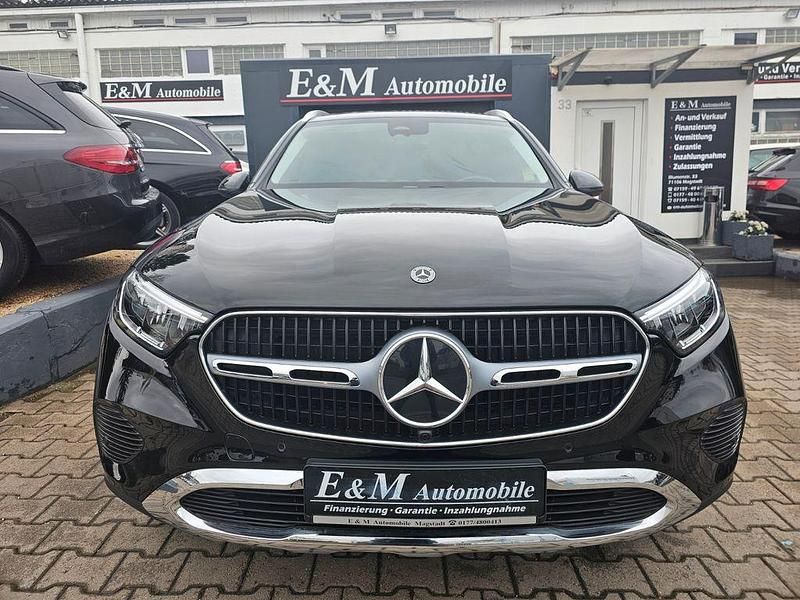 Gebraucht Mercedes GLC220 Advanced 197 PS (144 kW) 2023 Schwarz SUV