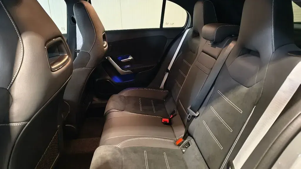 Gebraucht Mercedes A180 AMG line 116 PS (85 kW) 2025 Grau Limousine