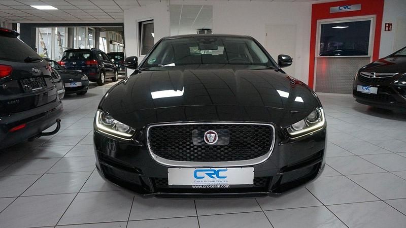 Gebraucht Jaguar XE Prestige 163 PS (119 kW) 2016 Schwarz Limousine