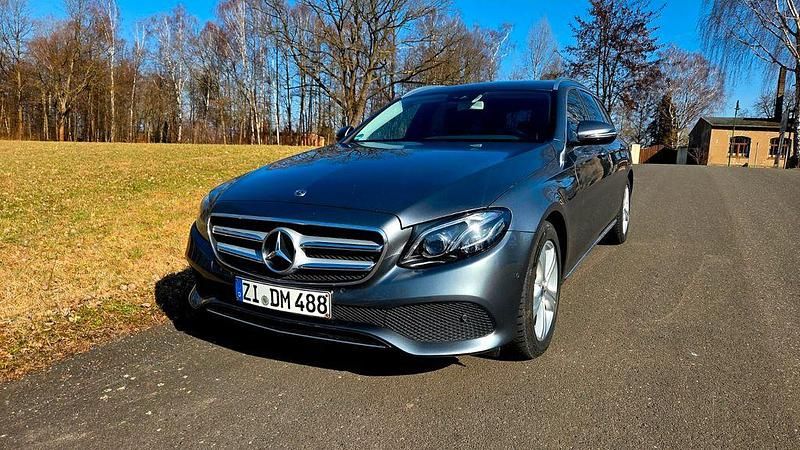 Gebraucht Mercedes E220 194 PS (142 kW) 2017 Grau Kombi