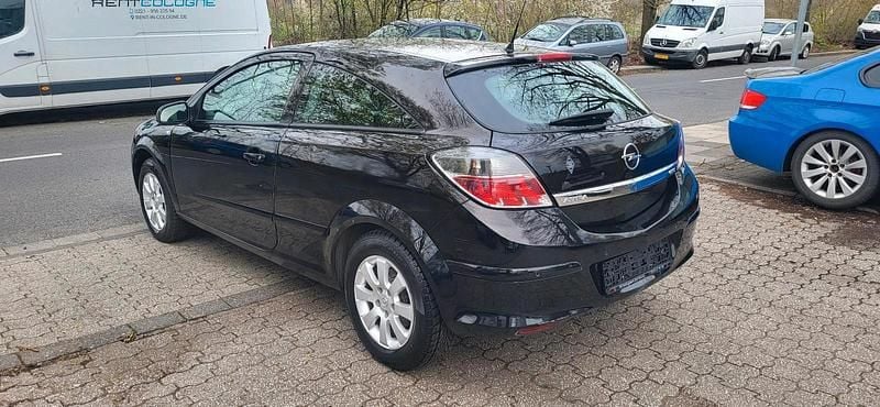 Gebraucht Opel Astra 140 PS (102 kW) 2006 Schwarz Kleinwagen