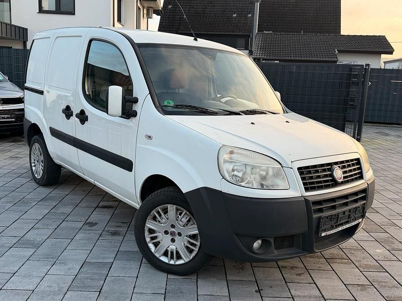Gebraucht Fiat Doblò 75 PS (55 kW) 2010 Weiß Van / Kleinbus