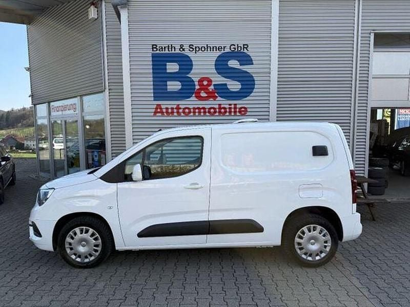Gebraucht Opel Combo Edition 131 PS (96 kW) 2021 Jade weiss/arktis weiss Van / Kleinbus