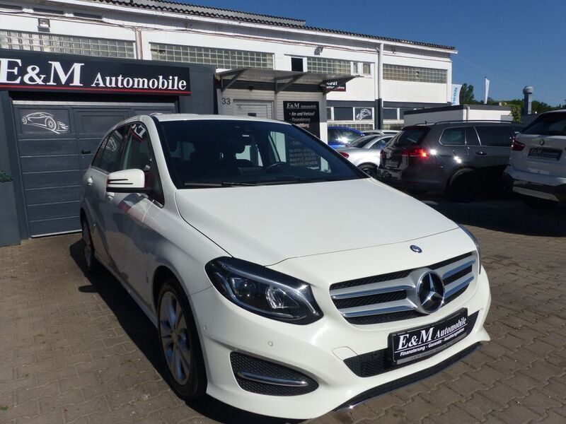 Gebraucht Mercedes B250 Urban 211 PS (155 kW) 2016 Weiß Van / Kleinbus