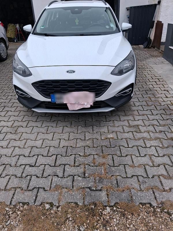 Weiß Gebraucht 2020 Ford Focus Active Kombi | 14.850 € (Etwas zu teuer) - Bild 1/4