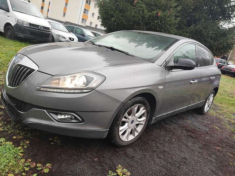 Hellgrau Gebraucht 2009 Lancia Delta Kleinwagen | 2.999 € (Teuer) - Bild 1/4