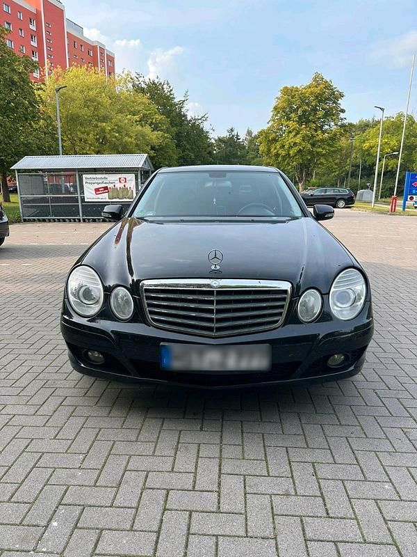 Gebraucht Mercedes E200 136 PS (100 kW) 2009 Schwarz Limousine