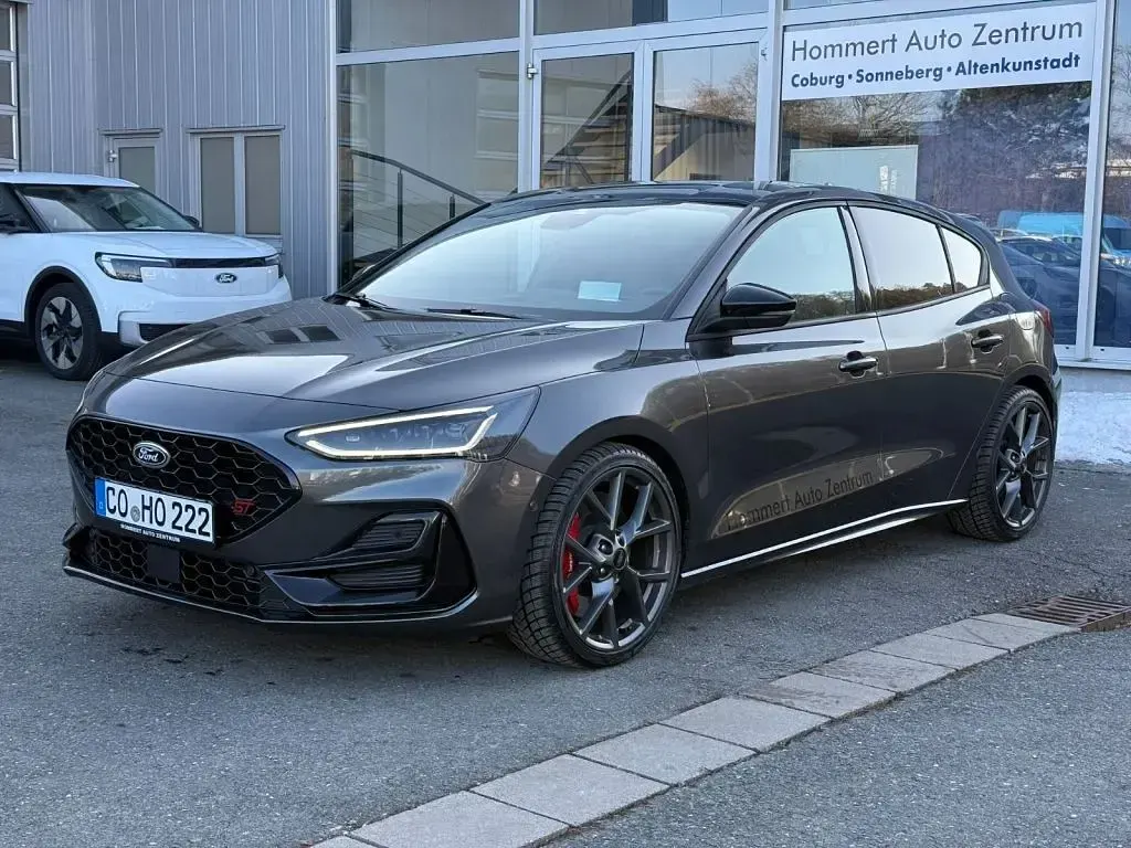 Gebraucht Ford Focus ST 280 PS (205 kW) 2024 Magneticgrau (metallic) (metallic) Limousine