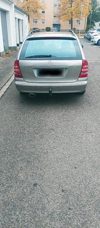 Gebraucht Mercedes C220 150 PS (110 kW) 2005 Grau Kombi