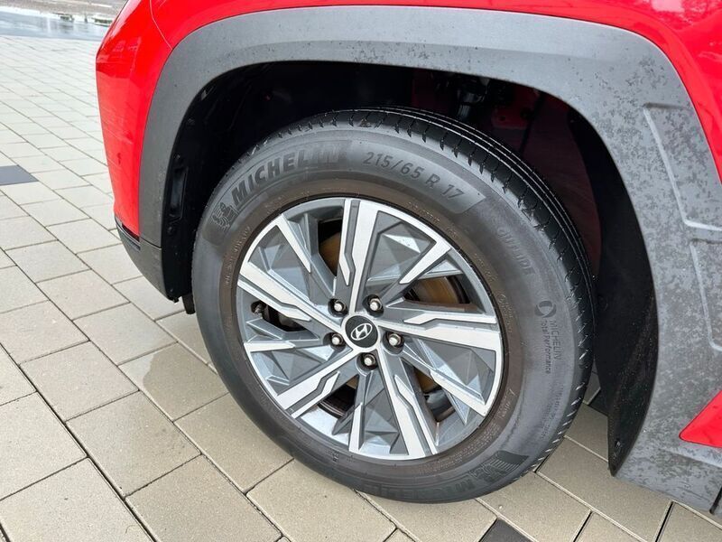 Gebraucht Hyundai Tucson 150 PS (110 kW) 2021 Rot SUV