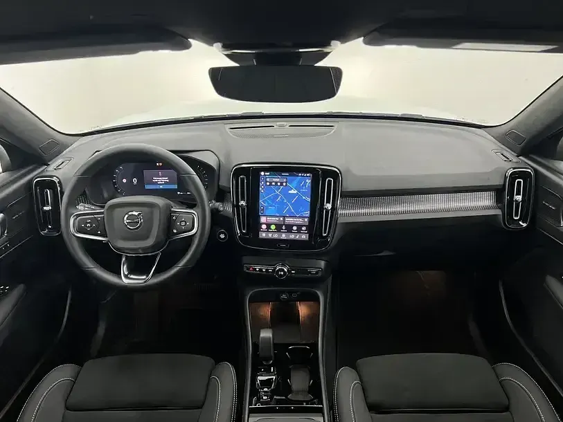Gebraucht Volvo XC40 Plus 197 PS (144 kW) 2025 Crystal white SUV