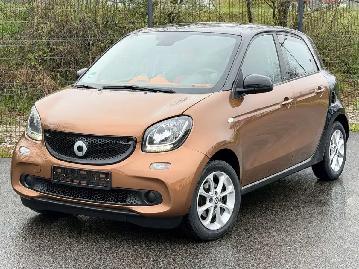 Używany Smart ForFour Basis 90 KM (66 kW) 2016 Czarny Hatchback