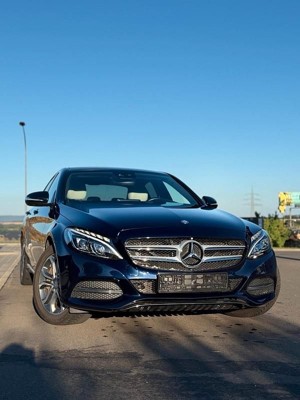 Gebraucht Mercedes C350e 279 PS (205 kW) 2015 Blau Limousine