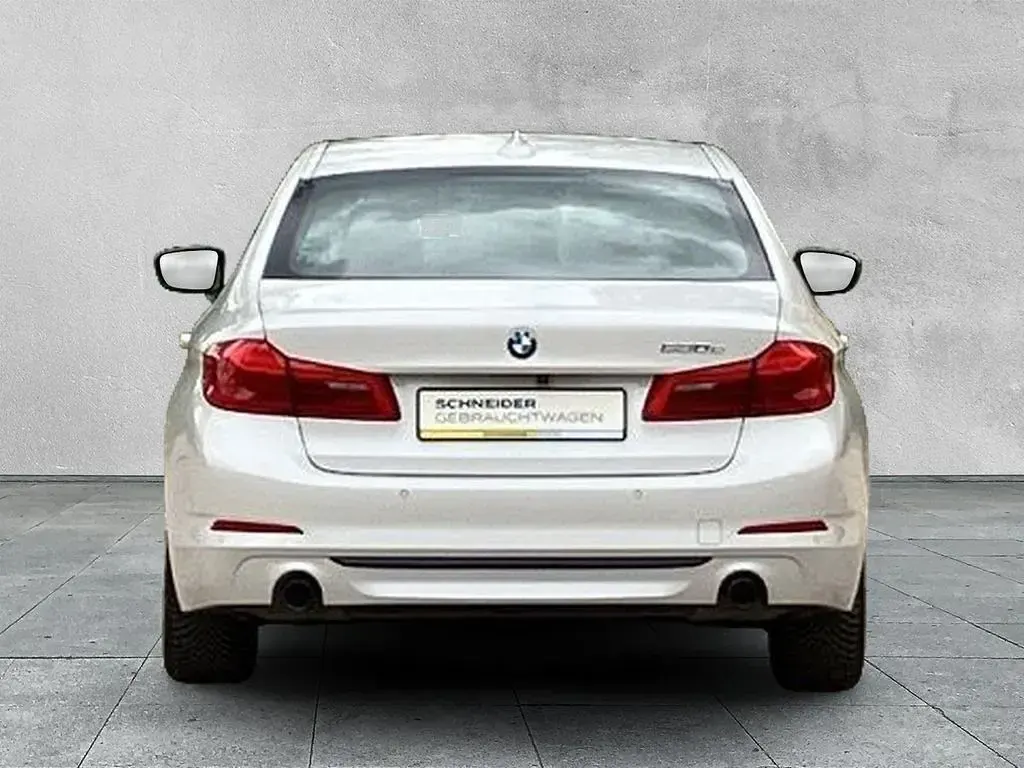 Gebraucht BMW 530e Sport Line 184 PS (135 kW) 2020 Weiss Limousine