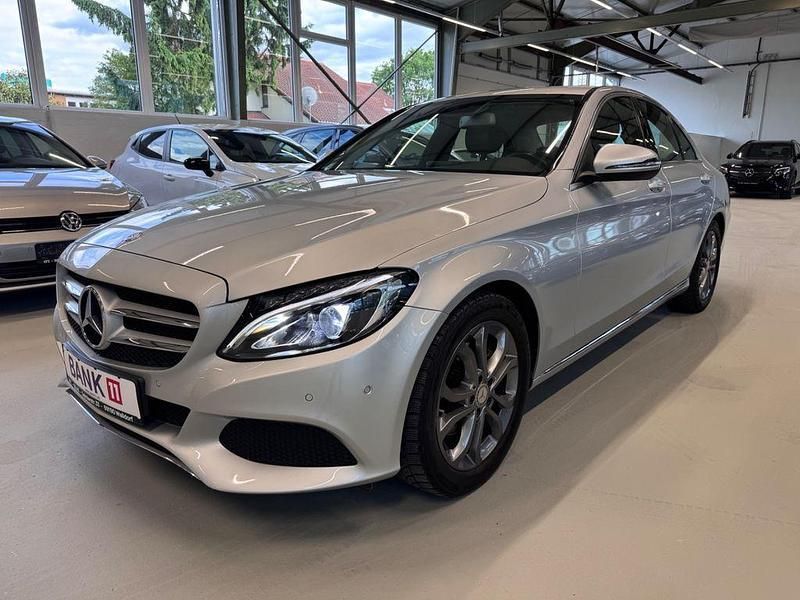 Iridiumsilber metalliclack Gebraucht 2016 Mercedes C200 Avantgarde Limousine | 22.990 € (Fairer Preis) - Bild 1/4