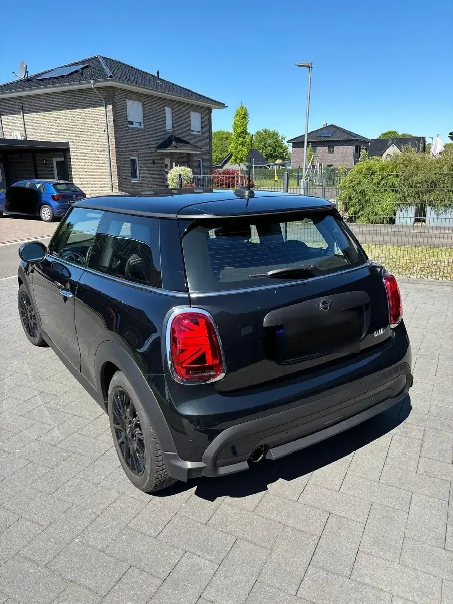Gebraucht Mini ONE 102 PS (75 kW) 2022 Schwarz Kleinwagen