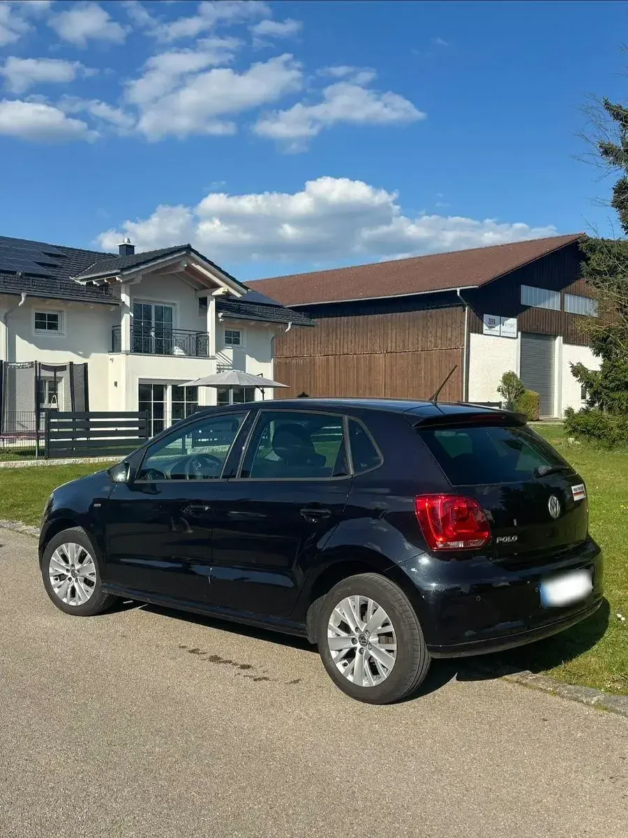 Gebraucht VW Polo Life 60 PS (44 kW) 2013 Schwarz Kleinwagen