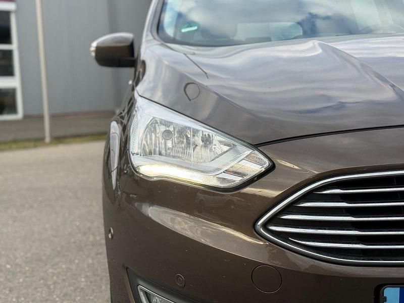 Gebraucht Ford C-MAX Titanium 150 PS (110 kW) 2015 Braun Van / Kleinbus