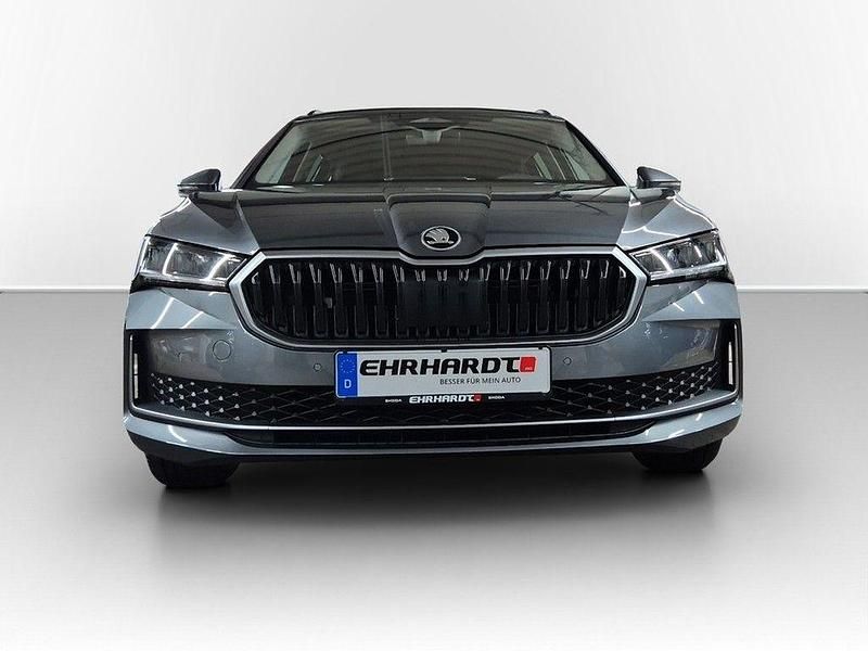 Neu Skoda Superb Selection 150 PS (110 kW) 2025 Grau Kombi