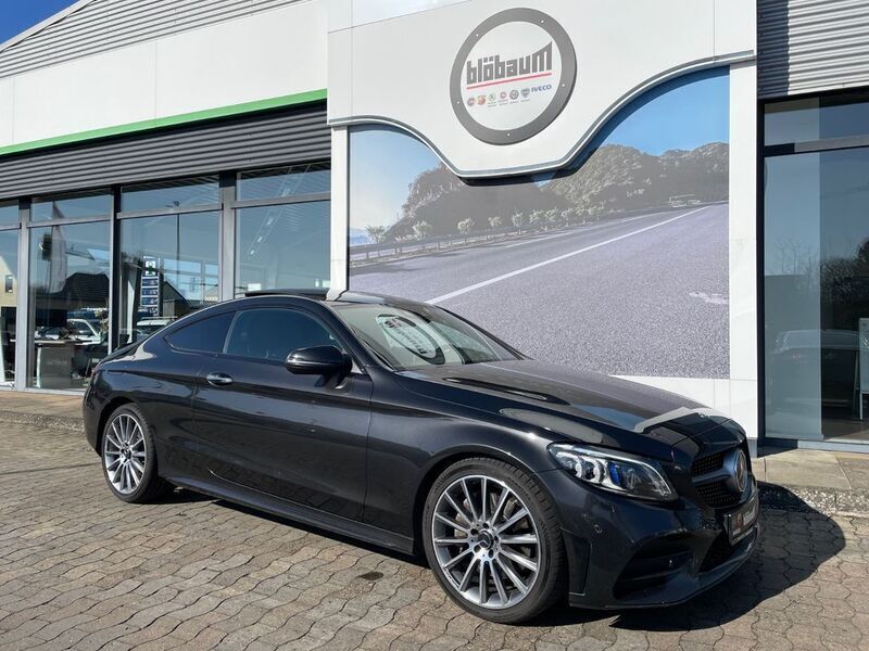 Grün Gebraucht 2018 Mercedes C300 AMG line Coupé | 31.491 € (Etwas zu teuer) - Bild 1/4