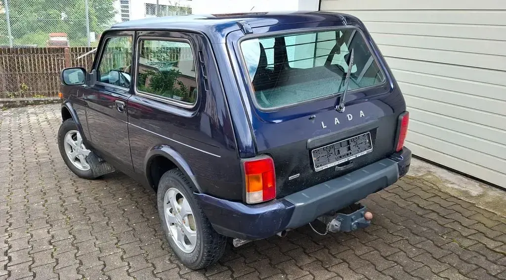 Gebraucht Lada Urban 83 PS (61 kW) 2016 Blau SUV