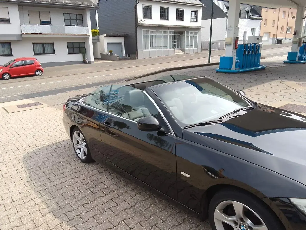 Gebraucht BMW 320 Cabriolet 184 PS (135 kW) 2012 Schwarz Cabrio