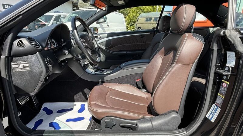 Gebraucht Mercedes CLK200 AMG 184 PS (135 kW) 2009 Schwarz metallic Coupé