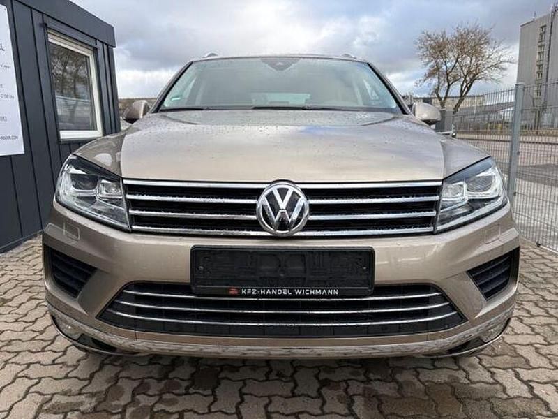 Gebraucht VW Touareg Terrain Tech 262 PS (192 kW) 2016 Gold SUV