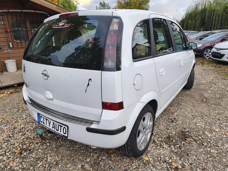 Gebraucht Opel Meriva Innovation 105 PS (77 kW) 2009 Casablancaweiss Van / Kleinbus