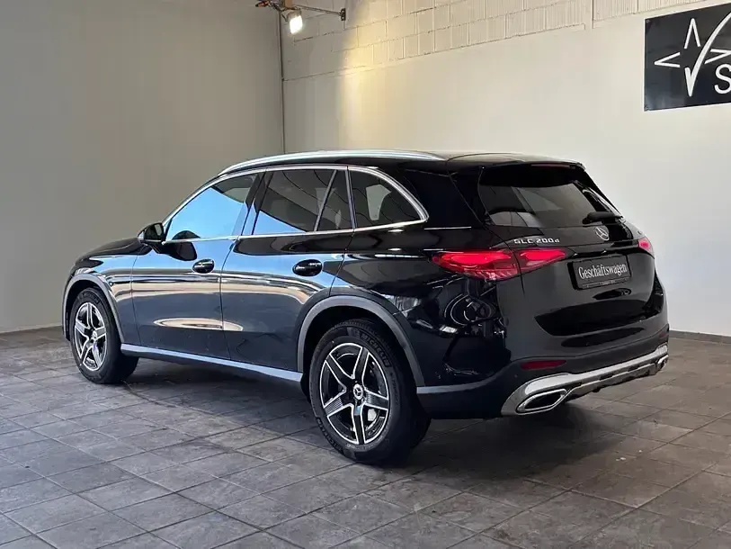 Gebraucht Mercedes GLC200 AMG 163 PS (119 kW) 2026 Schwarz SUV