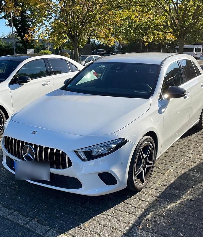 Weiß Gebraucht 2018 Mercedes A200 Progressive Limousine | 19.000 € (Fairer Preis) - Bild 1/4