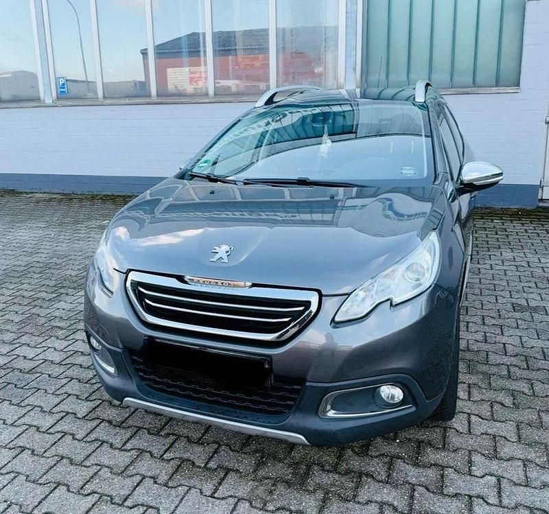 Grau Gebraucht 2016 Peugeot 2008 Allure SUV | 9.000 € (Fairer Preis) - Bild 1/4