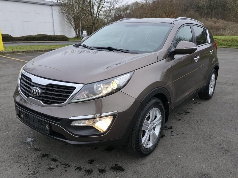 Beige Gebraucht 2013 Kia Sportage Attract SUV | 9.950 € (Guter Preis) - Bild 1/4