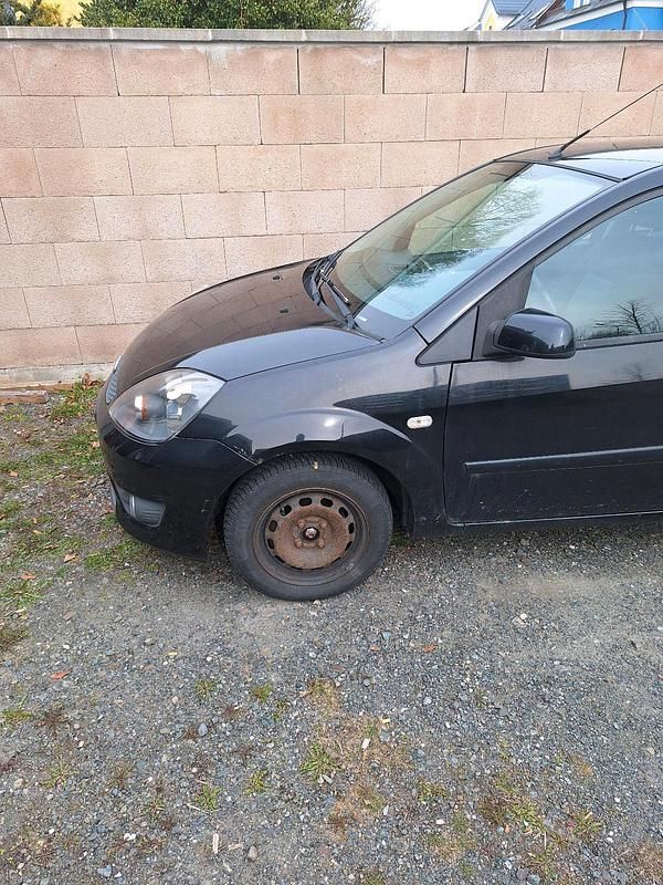 Gebraucht Ford Fiesta 80 PS (58 kW) 2008 Schwarz Kleinwagen