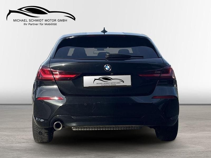 Gebraucht BMW 118 Advantage 136 PS (100 kW) 2023 Black sapphire Kleinwagen