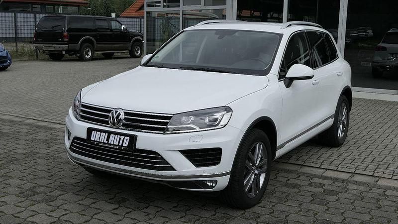 Gebraucht VW Touareg Terrain Tech 262 PS (192 kW) 2016 Weiß SUV