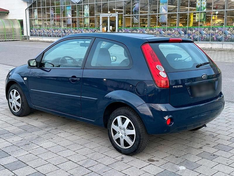 Gebraucht Ford Fiesta 60 PS (44 kW) 2008 Blau Kleinwagen