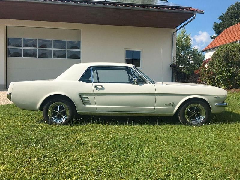 Second-hand Ford Mustang 224 CP (164 kW) 1966 Alb Coupe