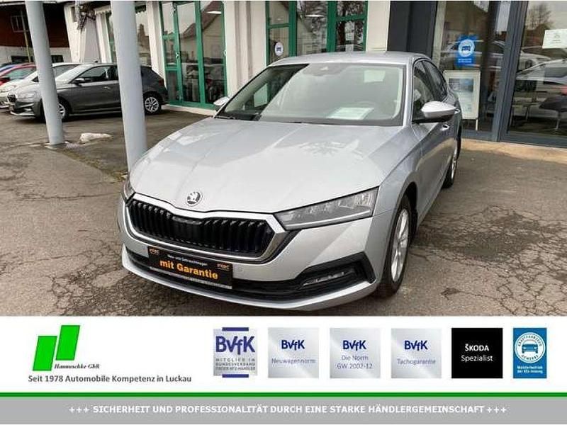 Gebraucht Skoda Octavia Ambition 110 PS (80 kW) 2023 Brilliant silbermetallic Limousine