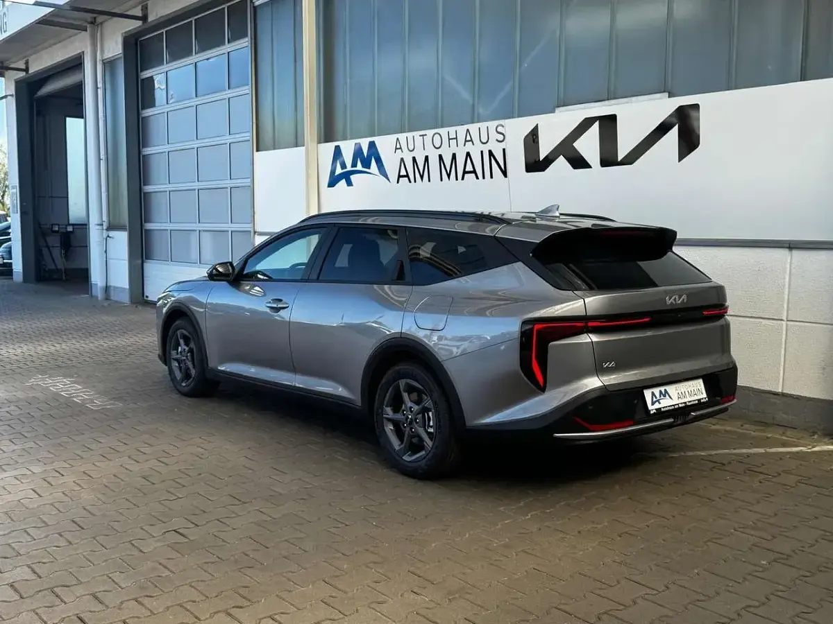 Neu Kia K4 Vision 150 PS (110 kW) 2026 Stahlgrau metallic Kombi