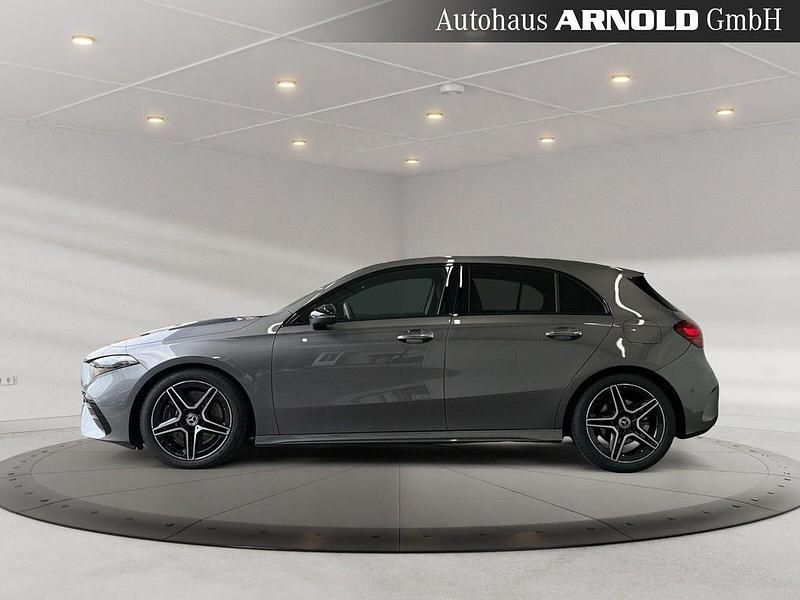 Gebraucht Mercedes A250 AMG line 224 PS (164 kW) 2024 Grau (mountaingrau) Limousine